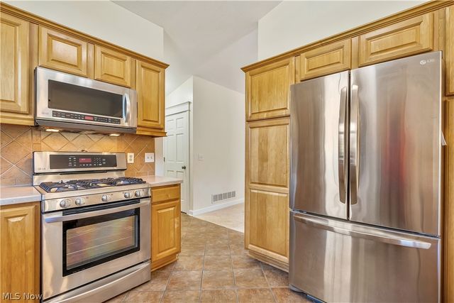 545 E Maple Street, Hartville, OH 44632