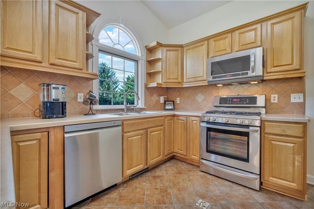 545 E Maple Street, Hartville, OH 44632