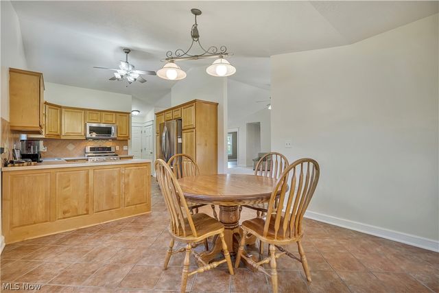 545 E Maple Street, Hartville, OH 44632