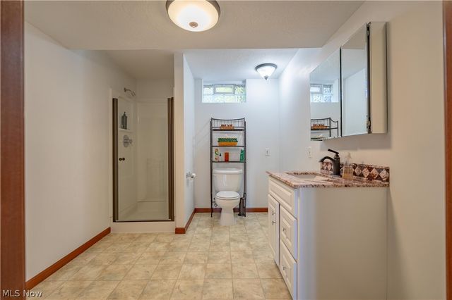 545 E Maple Street, Hartville, OH 44632