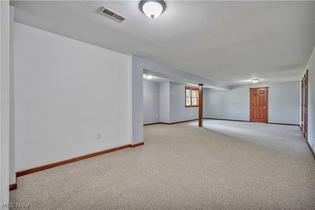 545 E Maple Street, Hartville, OH 44632