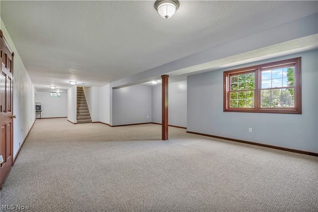 545 E Maple Street, Hartville, OH 44632