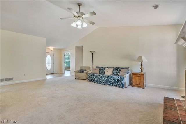 545 E Maple Street, Hartville, OH 44632