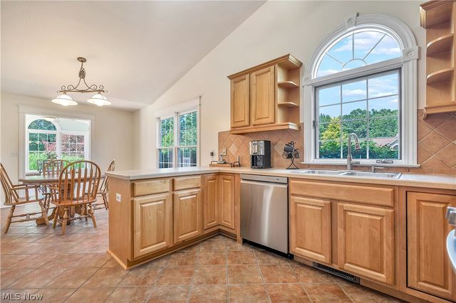 545 E Maple Street, Hartville, OH 44632