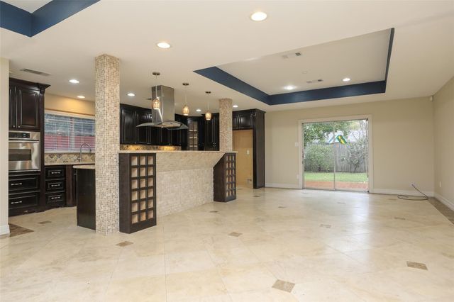 9418 Meadowbriar Lane, Houston, TX 77063