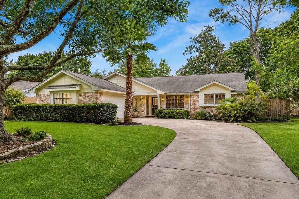 9418 Meadowbriar Lane, Houston, TX 77063