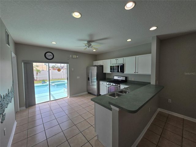 702 SONJA CIRCLE, Davenport, FL 33897