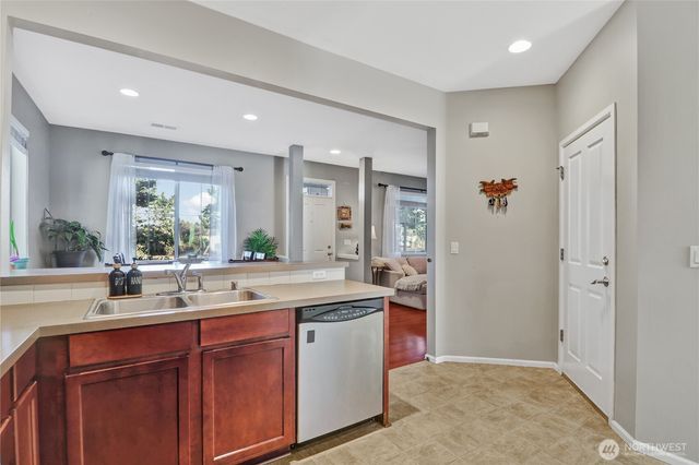 5852 SE Balustrade Boulevard SE, Lacey, WA 98513