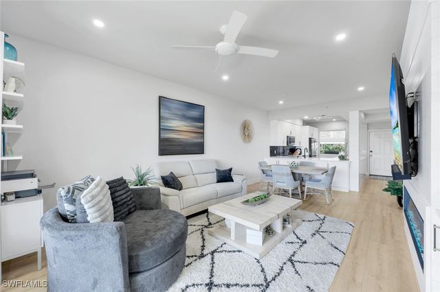 2740 Cypress Trace CIR 2715, Naples, FL 34119