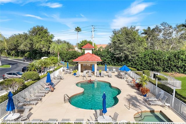 2740 Cypress Trace CIR 2715, Naples, FL 34119