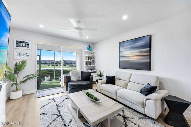 2740 Cypress Trace CIR 2715, Naples, FL 34119