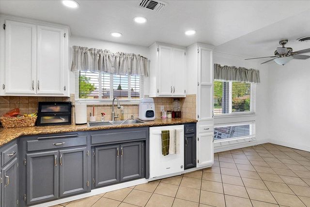 3134 Roosevelt Rd, Yuba City, CA 95993