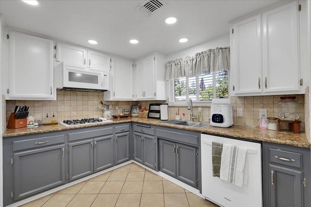 3134 Roosevelt Rd, Yuba City, CA 95993