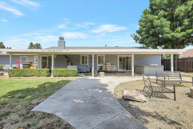 3134 Roosevelt Rd, Yuba City, CA 95993