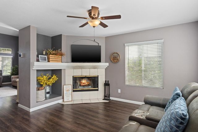 8422 Heritage Hill Dr, Elk Grove, CA 95624