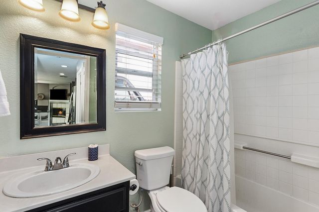 8422 Heritage Hill Dr, Elk Grove, CA 95624