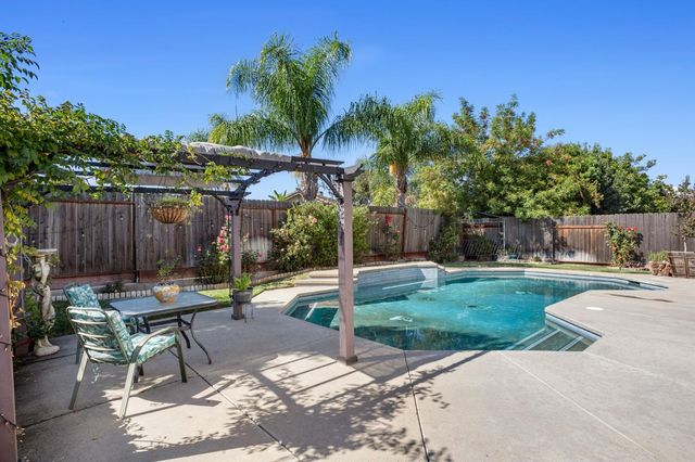 8422 Heritage Hill Dr, Elk Grove, CA 95624