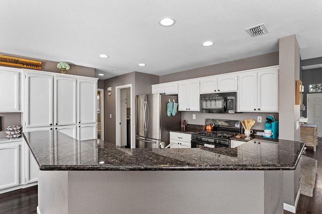 8422 Heritage Hill Dr, Elk Grove, CA 95624