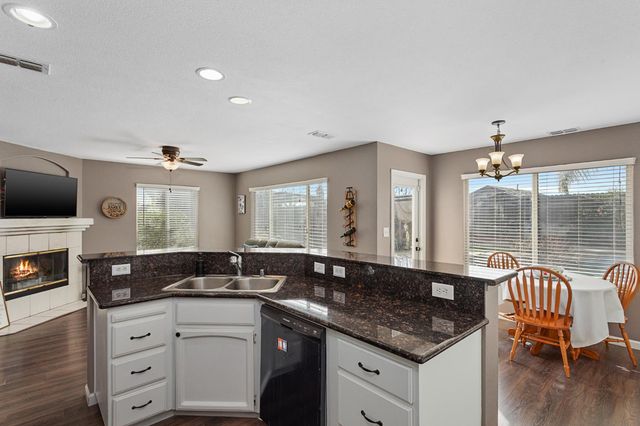 8422 Heritage Hill Dr, Elk Grove, CA 95624