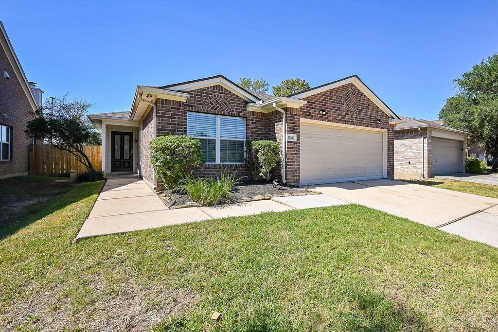19819 Cypresswood Falls, Spring, TX 77373