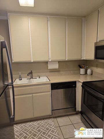 470 S Calle Encilia B2, Palm Springs, CA 92262