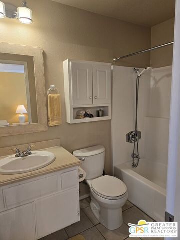 470 S Calle Encilia B2, Palm Springs, CA 92262