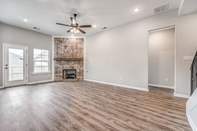 120 BLUE DR, Oakland, TN 38060