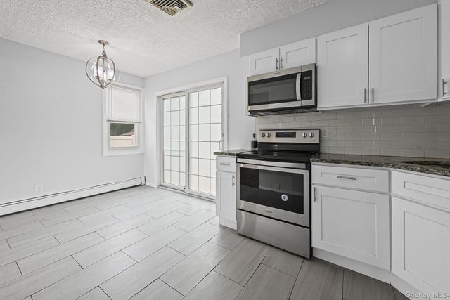 96 S Windhorst Avenue, Bethpage, NY 11714