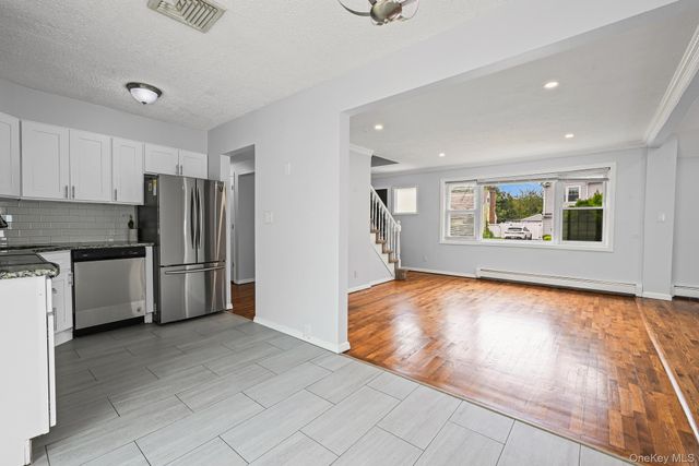 96 S Windhorst Avenue, Bethpage, NY 11714