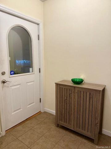 120 E 6th Road, Broad Channel, NY 11693