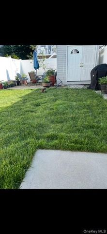 120 E 6th Road, Broad Channel, NY 11693