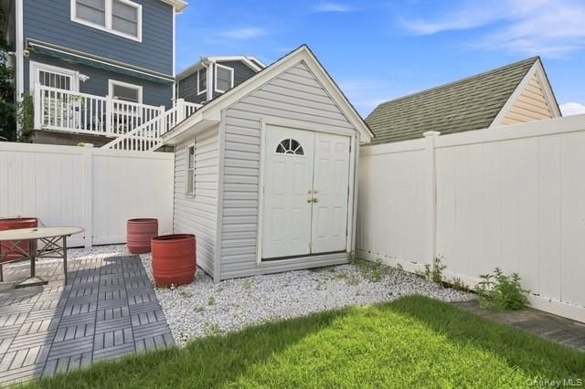 120 E 6th Road, Broad Channel, NY 11693