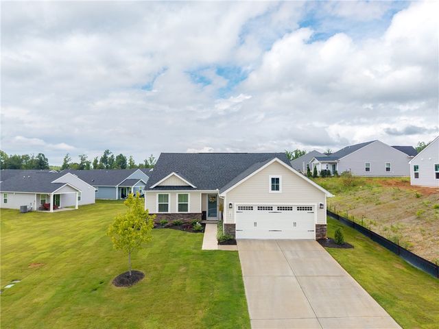 148 Garrison Farm Way, Seneca, SC 29678