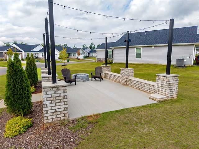 148 Garrison Farm Way, Seneca, SC 29678