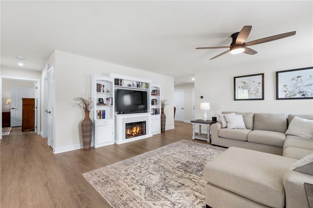 148 Garrison Farm Way, Seneca, SC 29678