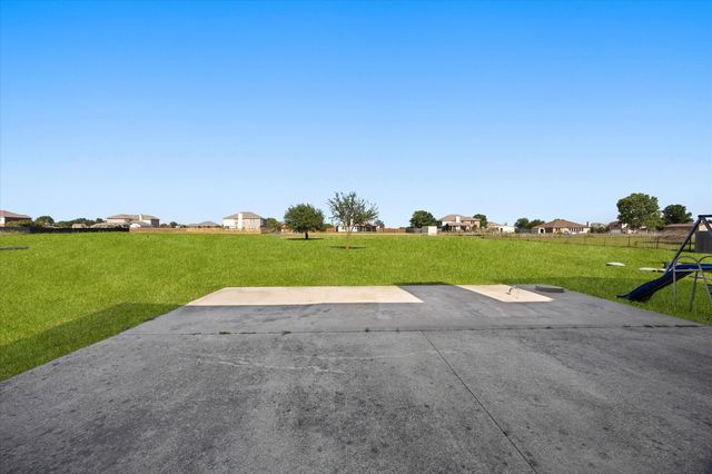 1026 County Road 544, Nevada, TX 75173