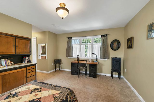117 Peaked Hill Drive, Hopkinton, NH 03229
