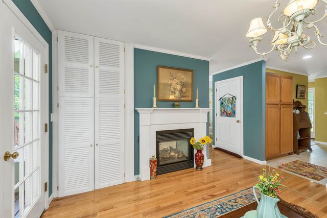 117 Peaked Hill Drive, Hopkinton, NH 03229