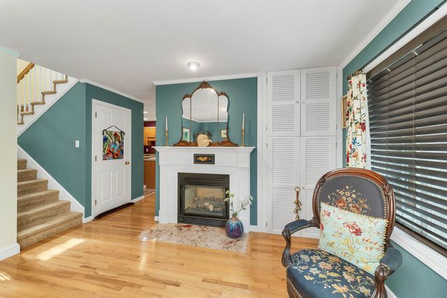 117 Peaked Hill Drive, Hopkinton, NH 03229