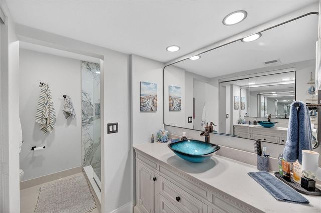 700 STARKEY ROAD 352, Largo, FL 33771