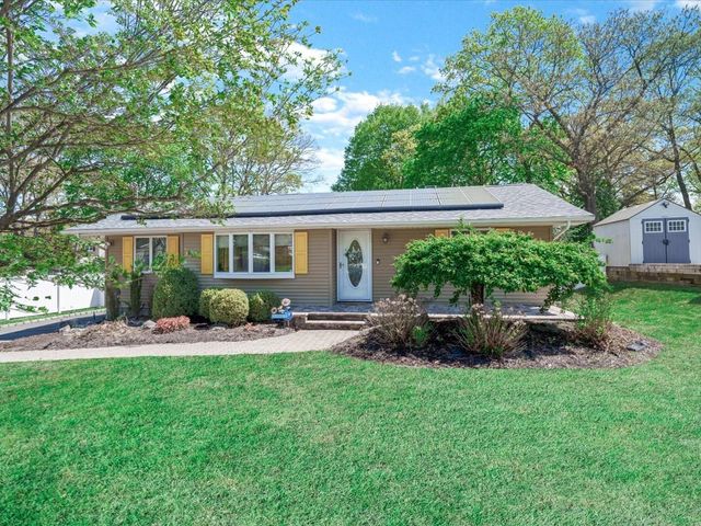 127 Elliot Avenue, Lake Grove, NY 11755