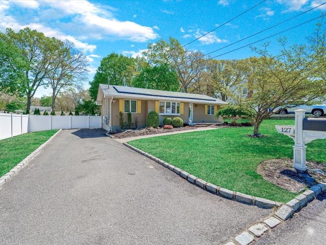 127 Elliot Avenue, Lake Grove, NY 11755