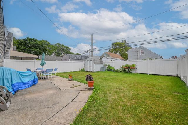 18 Robert Avenue, Elmont, NY 11003