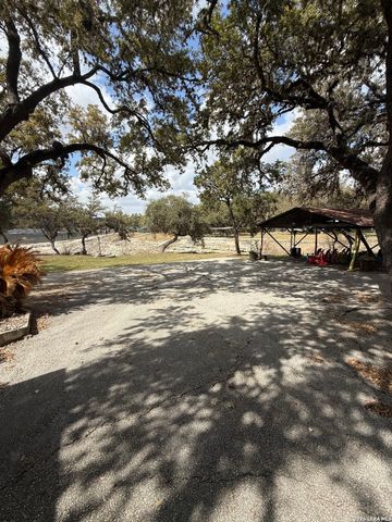 809 Lookout, Lakehills, TX 78063