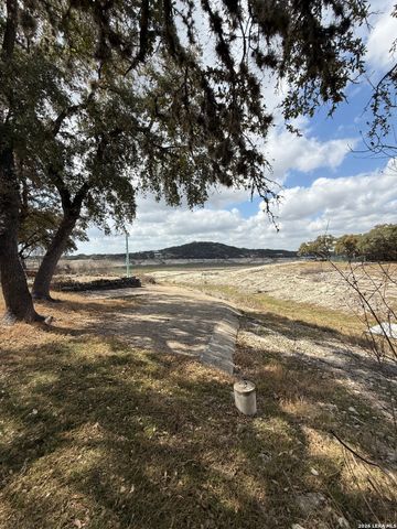 809 Lookout, Lakehills, TX 78063