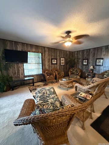 809 Lookout, Lakehills, TX 78063