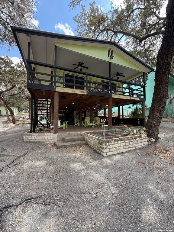 809 Lookout, Lakehills, TX 78063