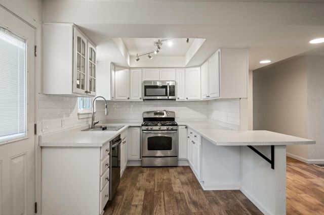 1330 Scenic Way, Redding, CA 96001