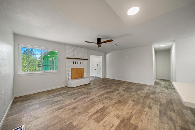 1330 Scenic Way, Redding, CA 96001