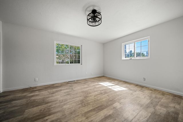 1330 Scenic Way, Redding, CA 96001